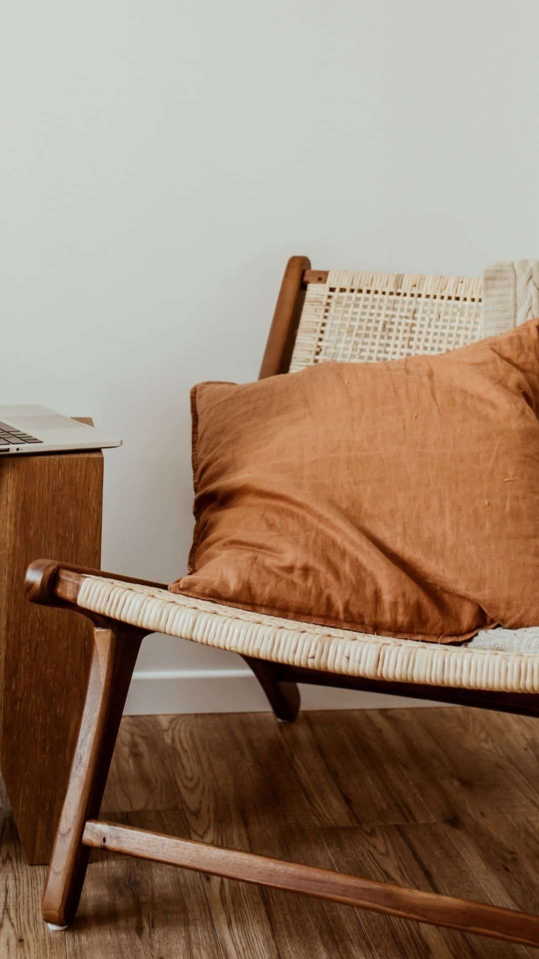 Cozy living room ideas - Layer Texture, Color and Pattern