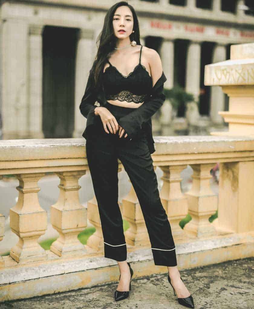 manipulate_colors_01_1024x1024-1 black colour